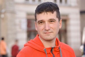 Отар Довженко: “Закриття холдингу Ахметова стало втратою для інформаційного простору воєнного часу”
