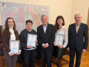 Представники «Детектора медіа» отримали подяки від Держкомтелерадіо